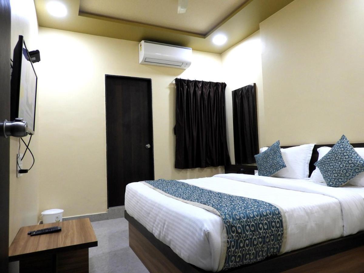 Hotel Somnath Daksh โสมนัส ภายนอก รูปภาพ