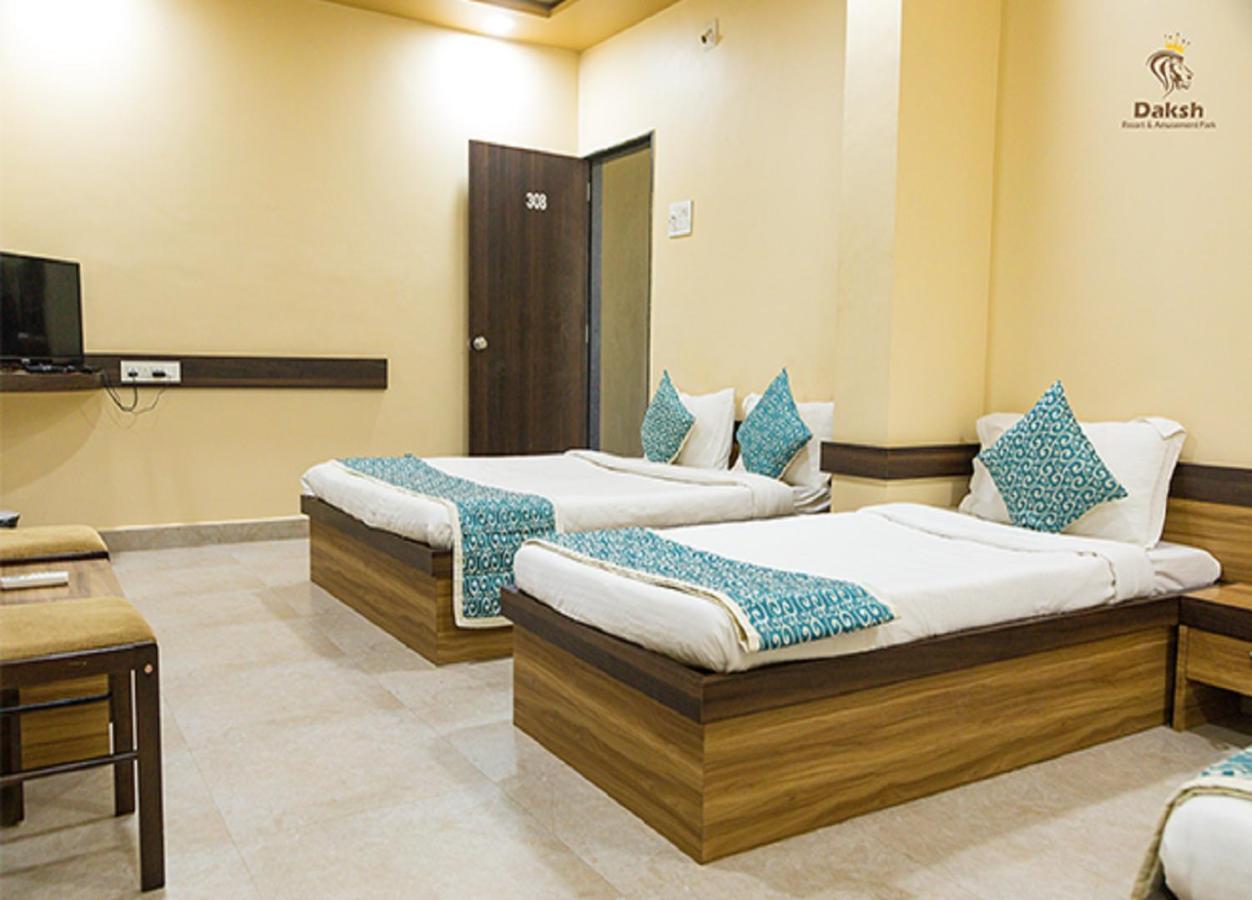 Hotel Somnath Daksh โสมนัส ภายนอก รูปภาพ