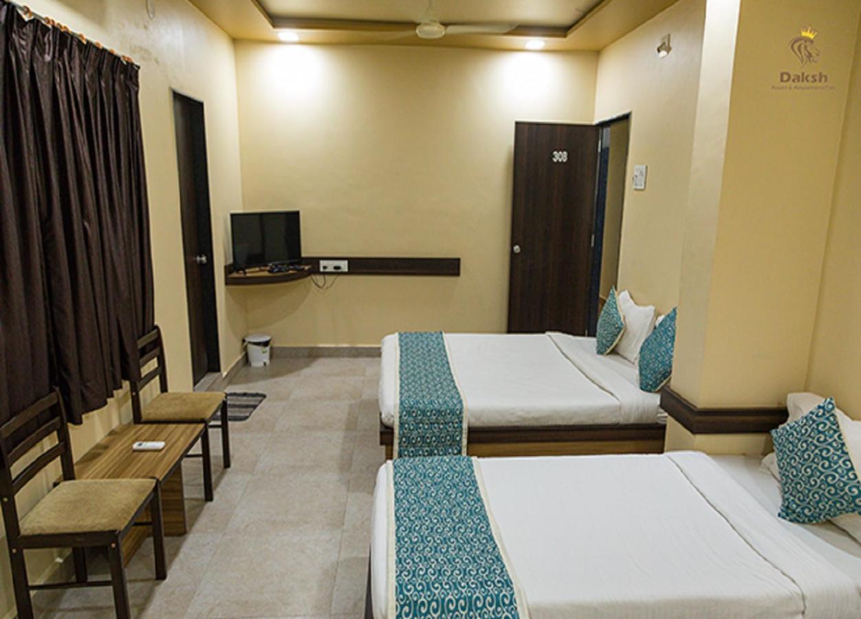 Hotel Somnath Daksh โสมนัส ภายนอก รูปภาพ