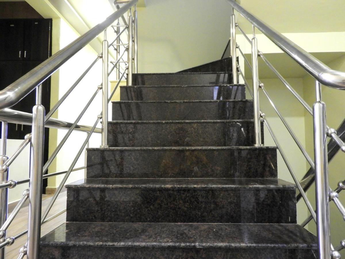Hotel Somnath Daksh โสมนัส ภายนอก รูปภาพ